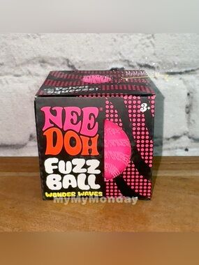 NeeDoh Fuzz Ball Pink